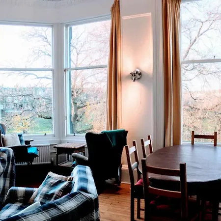 Traditional Apartment Oer The Meadows Edinburgh Exterior photo